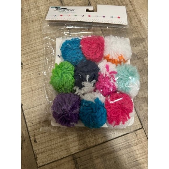 Yarn Banner 72" Long Party Supply Photo Prop - Picture 1 of 1